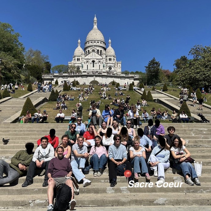 Paris 4 (vergrößerte Bildansicht wird geöffnet)