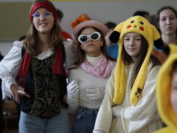 Karneval 1 (vergrößerte Bildansicht wird geöffnet)