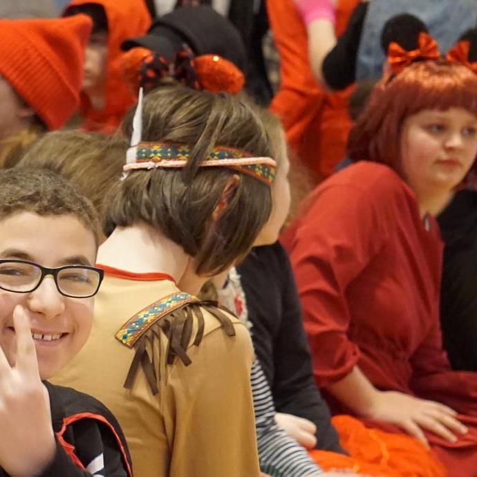 Karneval 9 (vergrößerte Bildansicht wird geöffnet)