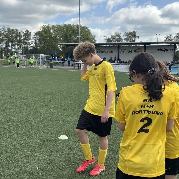 Fußball-L.-M. 26.1 (vergrößerte Bildansicht wird geöffnet)