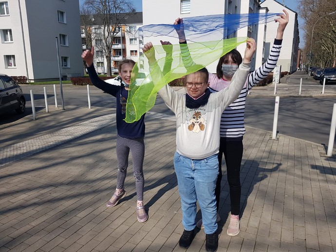 None (vergrößerte Bildansicht wird geöffnet)